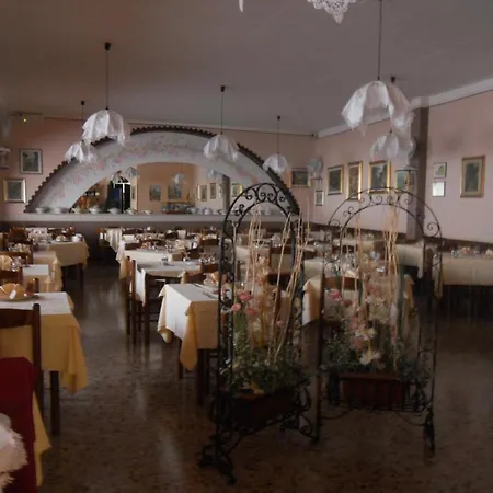 Giardino Отель